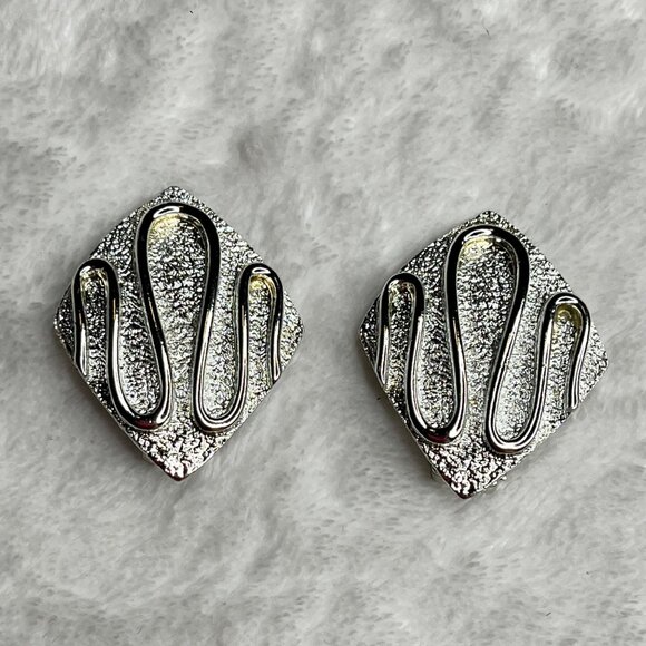 Vintage Sarah Cov Clip-On Earrings Silver-Tone Diamond Shape with Textured & Smo - Picture 1 of 4